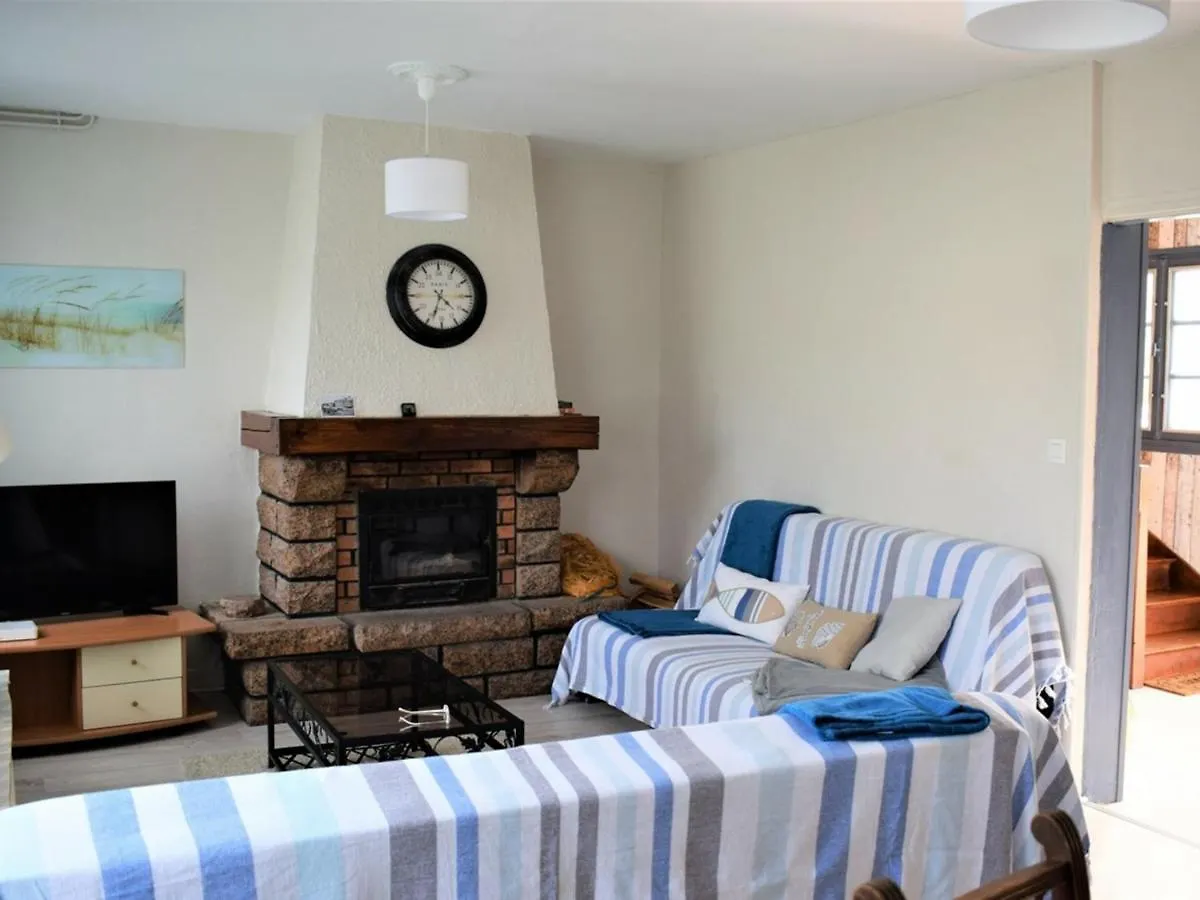 Dom wakacyjny Maison A Perros-Guirec Avec Jardin, Cour, Cheminee, Wifi Et Proche Du Port De Ploumanac'H - Fr-1-368-62